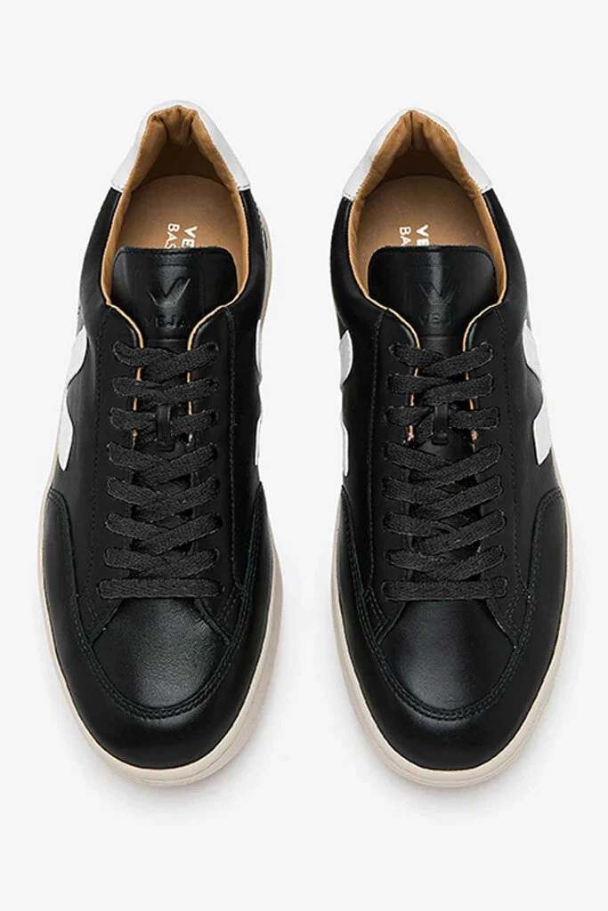 Veja V12 Bastille Black O O L O O P
